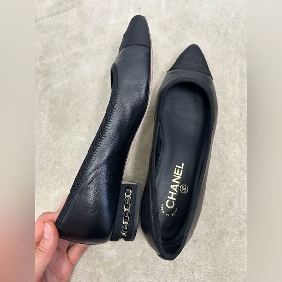 Chanel Black Lambskin Leather Interlocking CC Pointed Toe Chain Loafer Size 39.5 - Picture 10 of 15